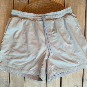Lululemon Men’s Pool Short 5” Lined